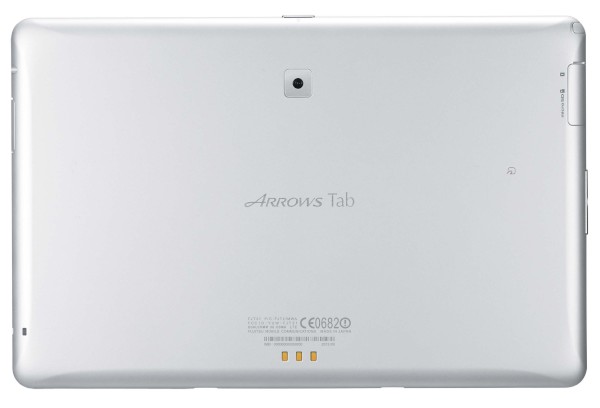 KDDIが29日に発売する富士通製の10.1型タブレット端末「ARROWS Tab FJT21」（写真提供：KDDI）