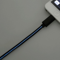 【上海問屋】iPhone5 iPad4 iPad mini 対応　充電状況が一目でわかる 光ってお知らせ　LED内蔵　Lightningケーブル販売開始