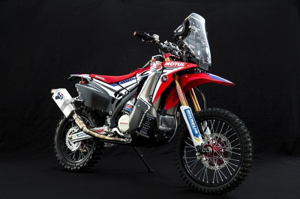 「DAKAR(ダカール) RALLY(ラリー) 2016」ホンダ・レーシングのワークスラリーチーム（Team HRC）の端末として、京セラ製高耐久スマートフォン「ＴＯＲＱＵＥ(トルク)」を提供