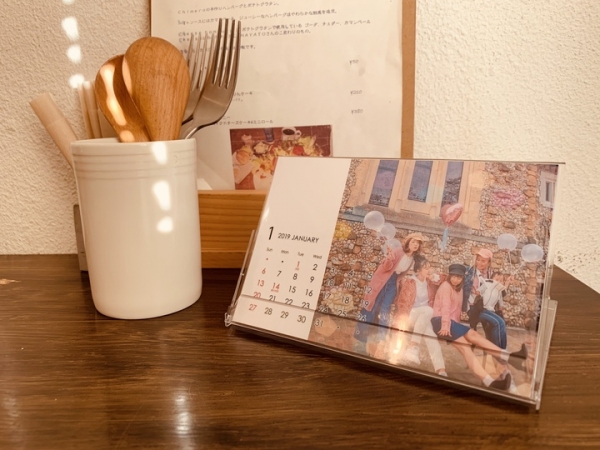 大切な写真をおしゃれに飾れる卓上カレンダー『Sheer Calendar』が “4月始まりのカレンダー”として 3月1日(金)から発売スタート！【nocoso】