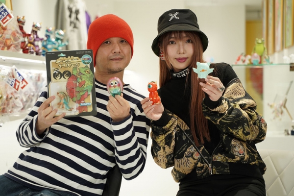 メルヘンズの人気イラストレーター「タケヤマ・ノリヤ」さん&人気急上昇中の女性アーティスト「みんみん」さんと銀座shinaにて対談、オタク社長のT-BASE TV