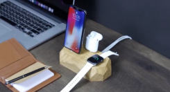 【人気につき再入荷！】OAKYWOOD「3 in 1ドック」ポーランド発の木工製品。Apple製品をまとめて充電！【人気品薄製品】