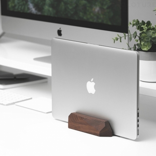 【大人気につき再入荷！】「Oakywood Laptop dock」デスク周りをスッキリ整理。ポーランド デザインのノートPC用木製スタンド【品薄製品】