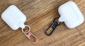 ​​【入荷しました！】「JURA Anchor」AirPods専用のキャリーアダプター カラビナ付きで持ち運び簡単【AirPods Proにも対応】