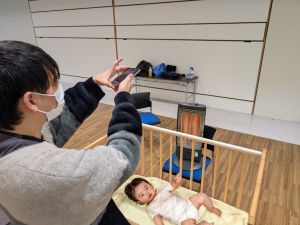 アークシステム、AIを活用した乳幼児向け『非接触身長測定アプリ』の実用化にむけ大きく前進～実証実験を沖縄県の乳幼児健診で実施～