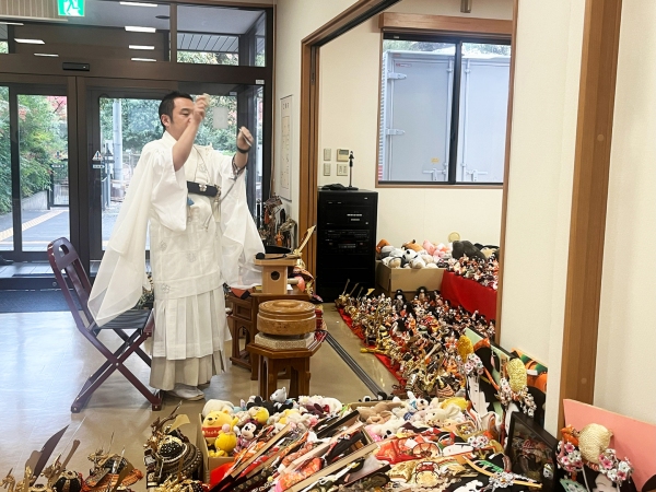 心を込めて思い出のお人形に最後のありがとうを。「第82人形供養祭」が2026年1月16日に平塚で開催、雛人形・五月人形・ぬいぐるみ・ガラスケース入りなど広く対応